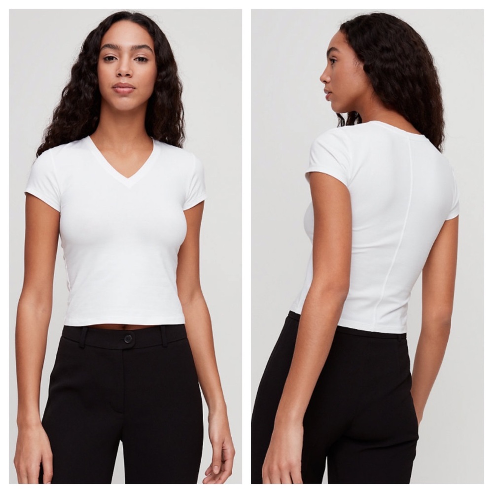 🆕 Wilfred white v-neck tee
